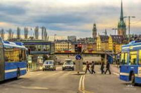 Заказы из Латвии поступают в Скандинавию через порт Стокгольма.