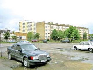 На приведение в порядок латвийских автодорог требуется изыскать 2,5 миллиарда латов. В госбюджете таких денег нет...