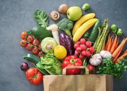 Сроком на один год введена ставка НДС 12% на свежие фрукты, ягоды и овощи