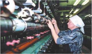  Пока одни плетут интриги, другие — плетут нити. 
