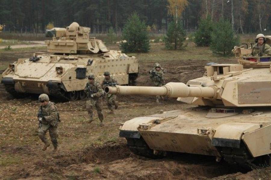Латвия, Адажи, атакует армия США.