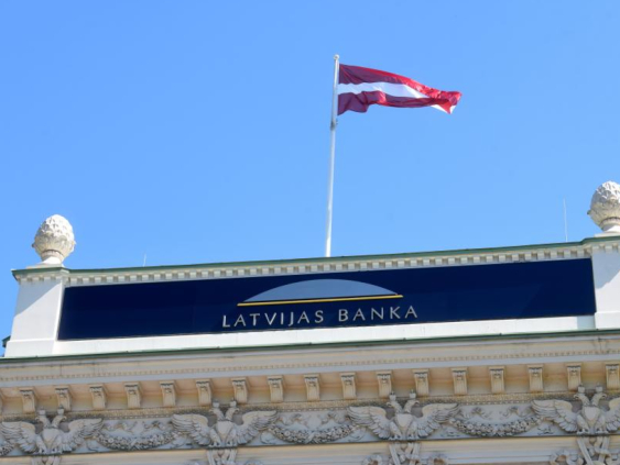 Банк Латвии выпустит пять коллекционных монет и одну памятную монету номиналом два евро