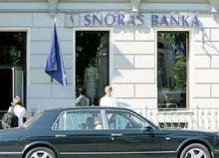 Snoras уже ведет переговоры с двумя латвийскими банками о приобретении их контрольного пакета акций.