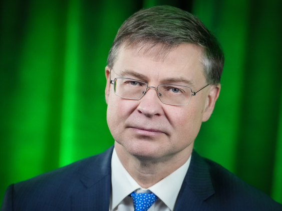 Конфликт на Ближнем Востоке может вызвать стагфляцию в Европе - Домбровскис