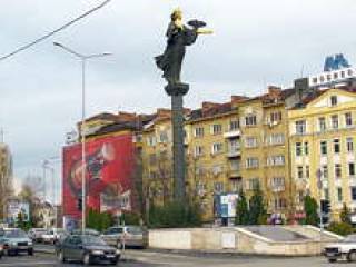 Сквозь кризис 2007-2009 гг. Болгария прошла по уникальной траектории.