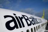 У airBaltic все меньше пассажиров