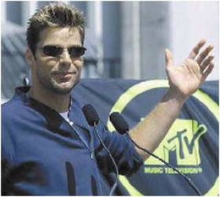  Имена претендентов на призы MTV огласил Рикки МАРТИН. 