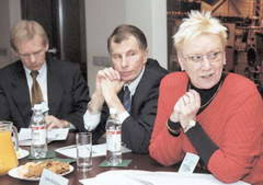  Лена СУХОНЕН (справа) конкурентов не боится.