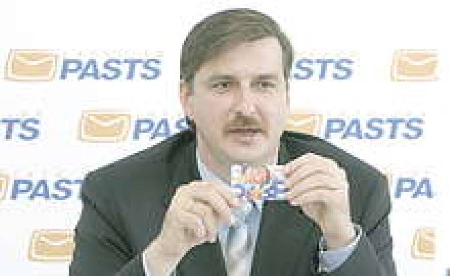 Гинт Шкодовс стал одним из первых обладателей карточки e-подписи.
