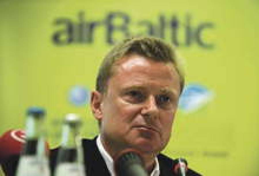 Бертольт Флик заявил, что готов сам выкупить государственные акции airBaltic, но ему не хотят этого позволить.