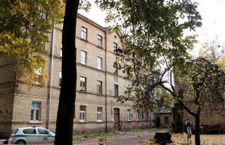 В жилом доме в центре Риги обвалился потолок, эвакуированы все жители