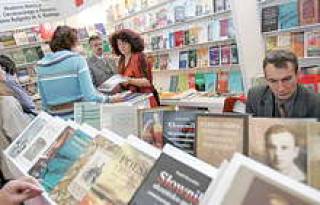 Если на обложке книги упомянуто, что автор — лауреат авторитетной литературной премии, это на треть повышает ее шансы на продажу.
