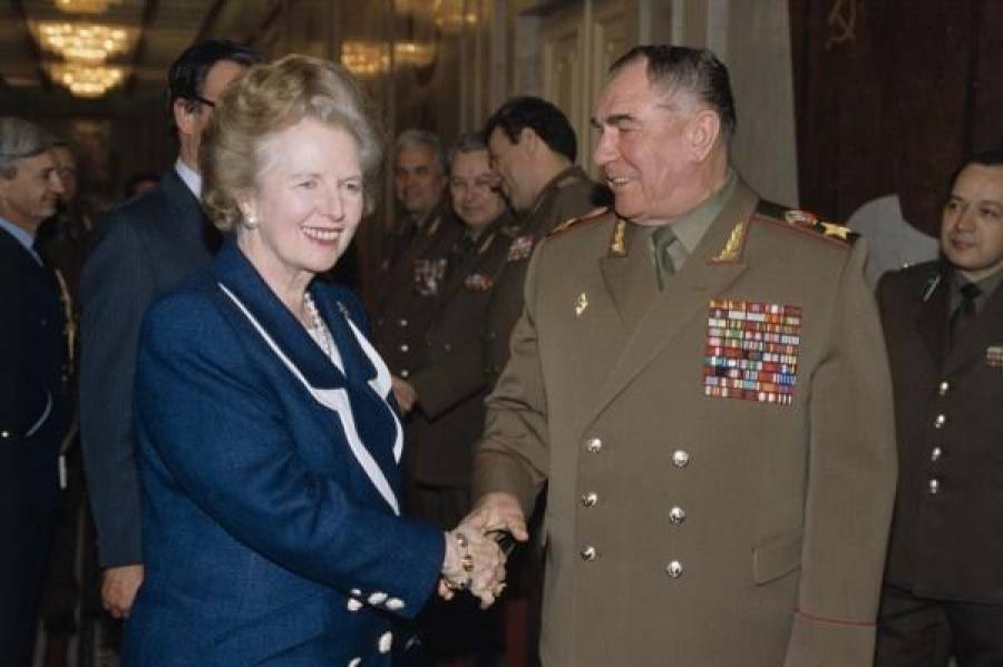 Железная леди Маргарет Тетчер в свое время была весьма любезна с маршалом Дмитрием Язовым. 
