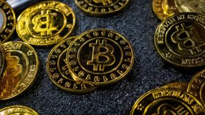 Стоимость Bitcoin впервые превысила 100 000 долларов США