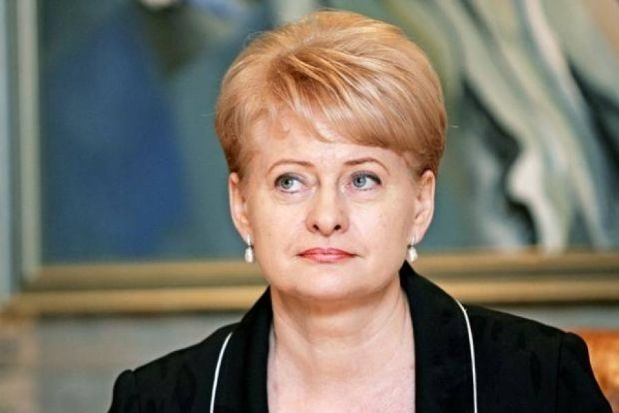 Почувствовав опасность, президент Грибаускайте заговорила по-русски (дополнено)