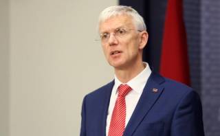 Латвийское государство уже много лет не может выжить на собственные доходы