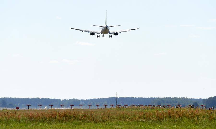 Поселок Озолниеки требует закрыть над собой воздушное пространство