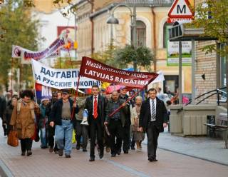 Как Урбанович, Линдерман и Жданок собираются защищать русские школы