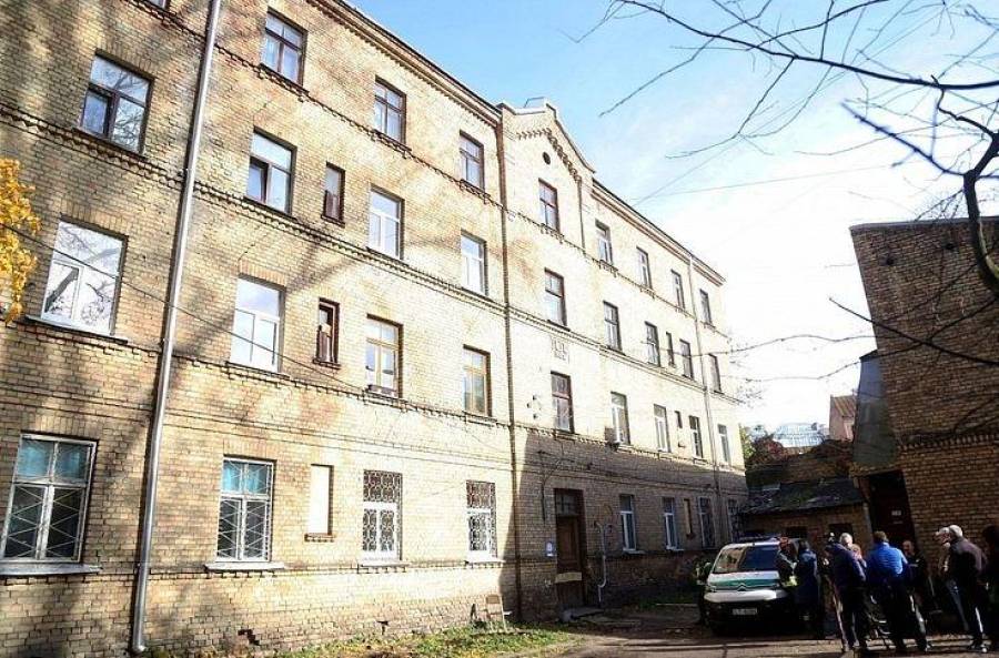 Владелец обрушившегося дома на ул. Лачплеша предлагает некоторым арендаторам по 1000 евро
