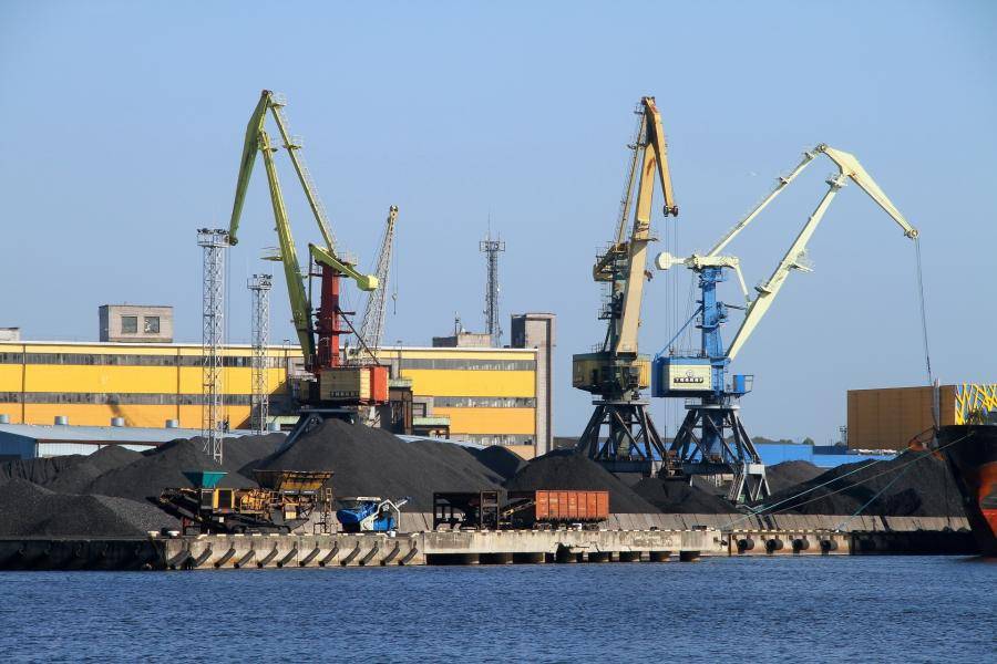 Вентспилсский порт.