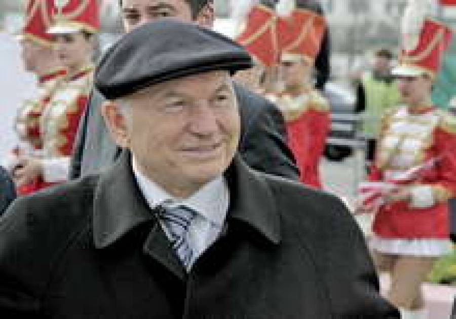 За полтора года у Юрия Лужкова накопилось немало поводов посетить Ригу.