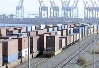 Пока поезда не могут конкурировать с морским транспортом. И на это ориентируются местные логистические компании.