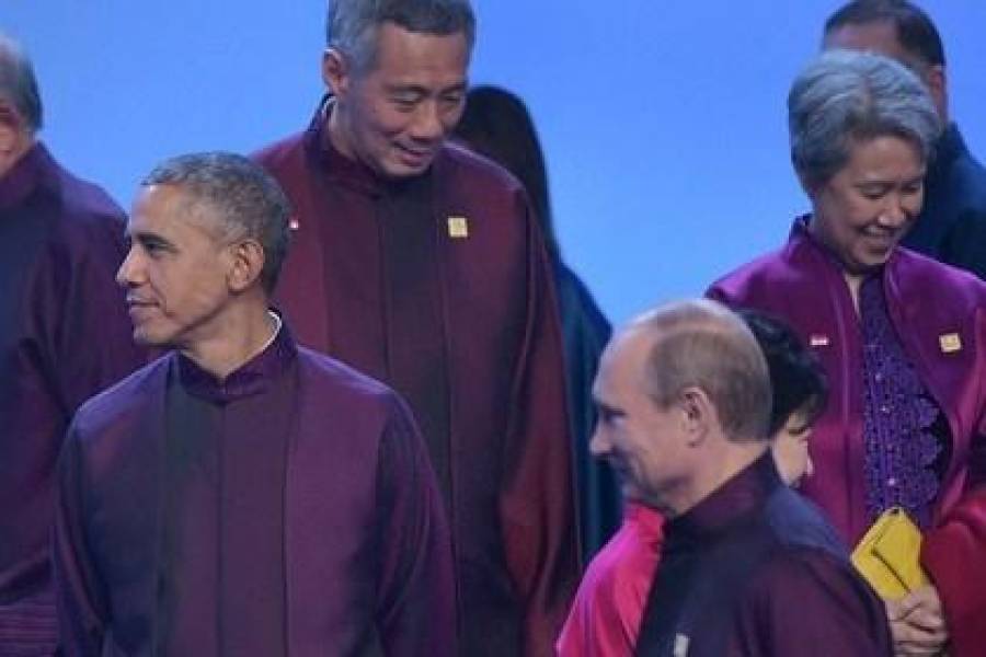 Президенты России и США избегают серьезного общения.