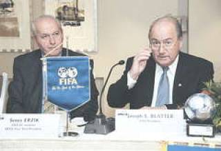  Эмиссары FIFA верят в будущее латвийского футбола.