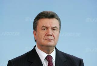 Украинские власти просят Латвию вернуть деньги Януковича