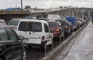 Пока же на первом месте у нового состава думы &mdash; завершение строительства Южного моста.