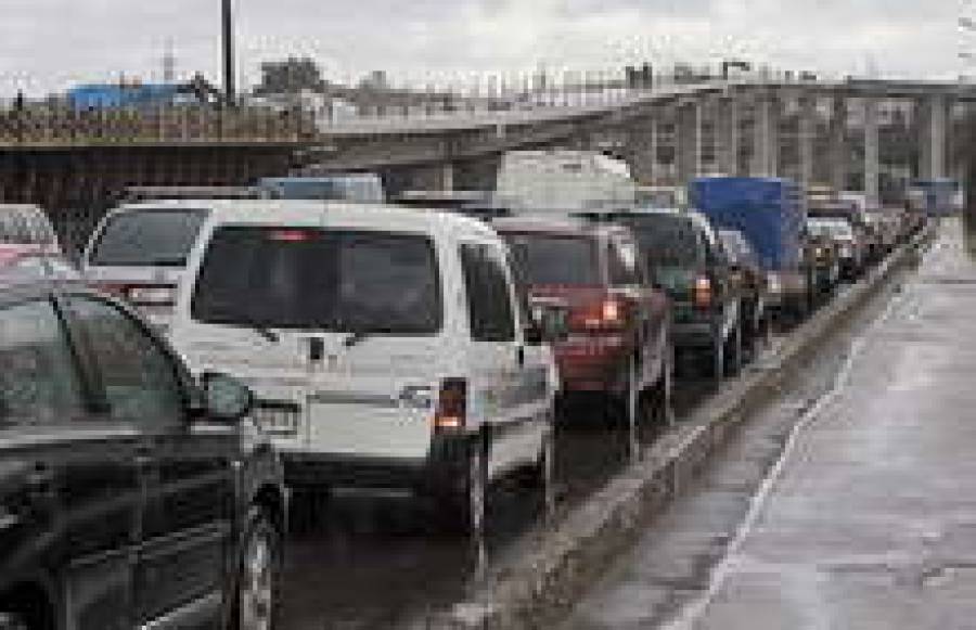 Пока же на первом месте у нового состава думы &mdash; завершение строительства Южного моста.