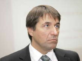 А.Кампарс: “Уходить не собираюсь. Пусть “народники” не надеются, что мы занервничаем и убежим”.