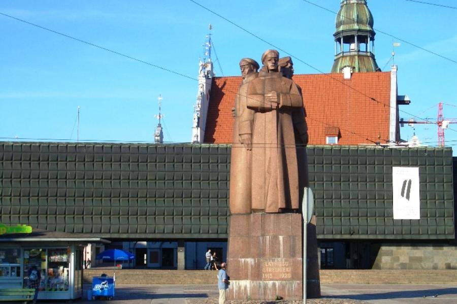 Площадь латышских стрелков обновят за 700 000 евро