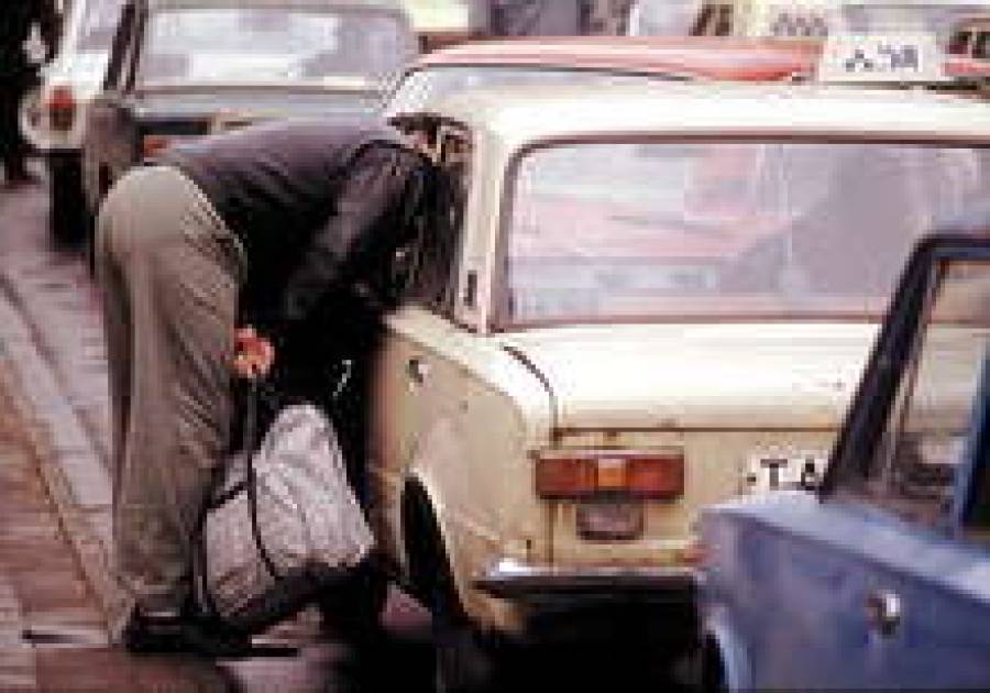 “А без счетчика почем отвезешь?” В начале 90-х никто государству никаких налогов не платил.