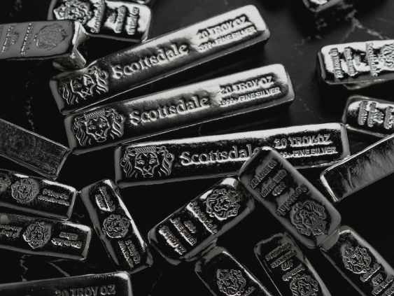 Серебро резко дешевеет, Уолл-стрит уходит в минус