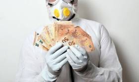 Увеличено пособие по уходу за ребенком до двух лет, введена единоразовая доплата за ребенка с инвалидностью