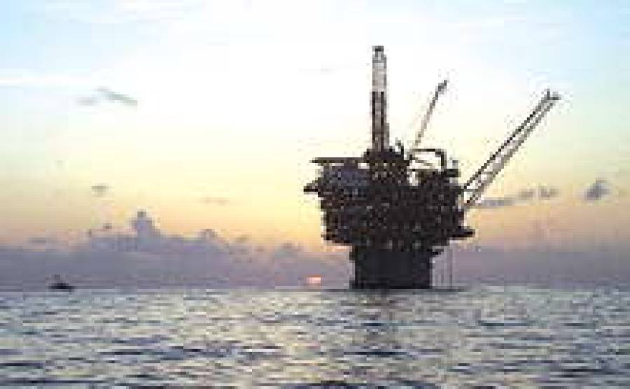 Нефть стоит уже 200 долларов за баррель
