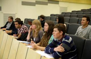 Новый закон вынудит русскоговорящих студентов из Латвии учиться в Эстонии