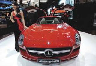 Mercedes-Benz SLS AMG имеет все шансы завоевать звание лучшего авто.