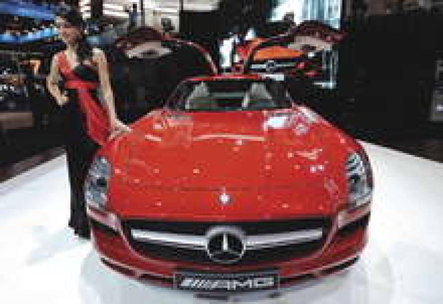 Mercedes-Benz SLS AMG имеет все шансы завоевать звание лучшего авто.