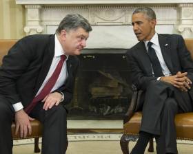Президент Украины Петр Порошенко научился внимательно слушать главу Белого дома Барака Обаму.
