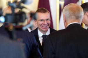 «Историческое решение» - Ринкевич о начале переговоров о вступлении Украины в ЕС