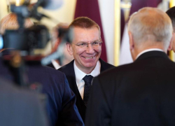 «Историческое решение» - Ринкевич о начале переговоров о вступлении Украины в ЕС