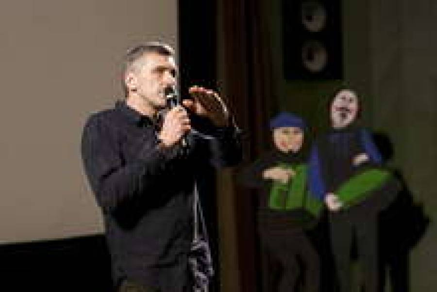 Сперва мы хотели сделать фестиваль вообще на городском рынке, рассказывает Киберс.