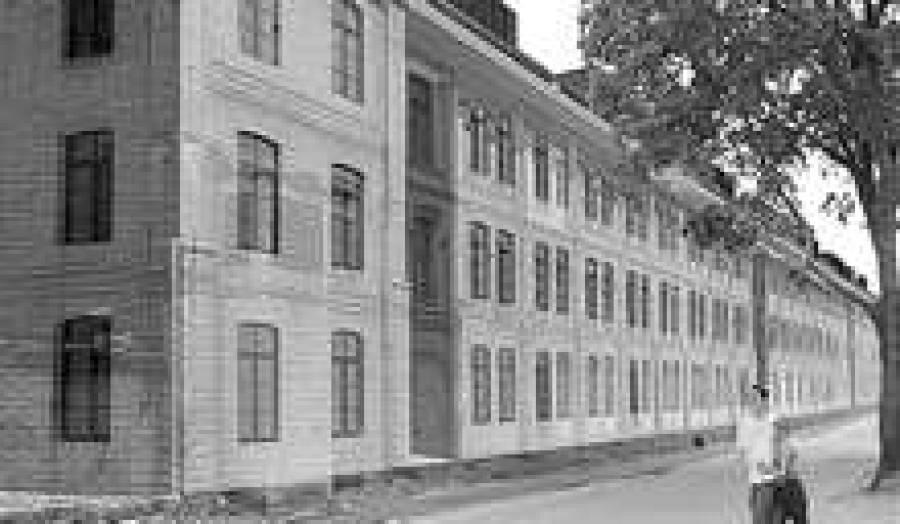 Вместо чулок — квартиры