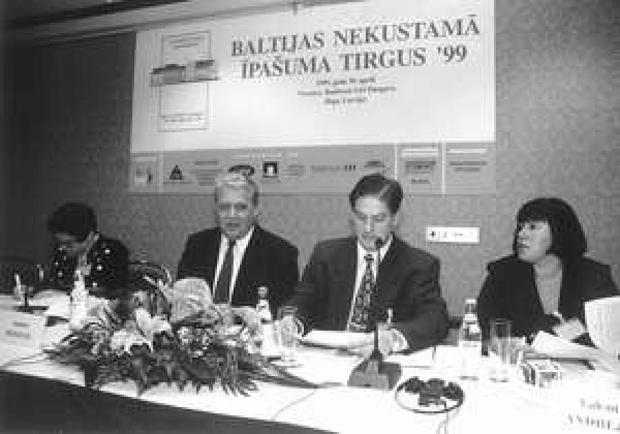 Прогресс налицо, но четкой политики нет. 