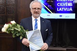 Эксперты об увеличении зарплаты президента: этого мы от него не ждали!