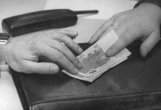 Доллар и Маргарита.Квартирную проблему решат секретарши