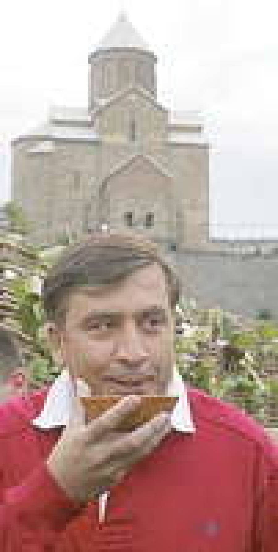 Грузины вылили вино в канализацию