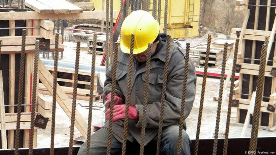 Трудовые мигранты перевели рекордный объем денег